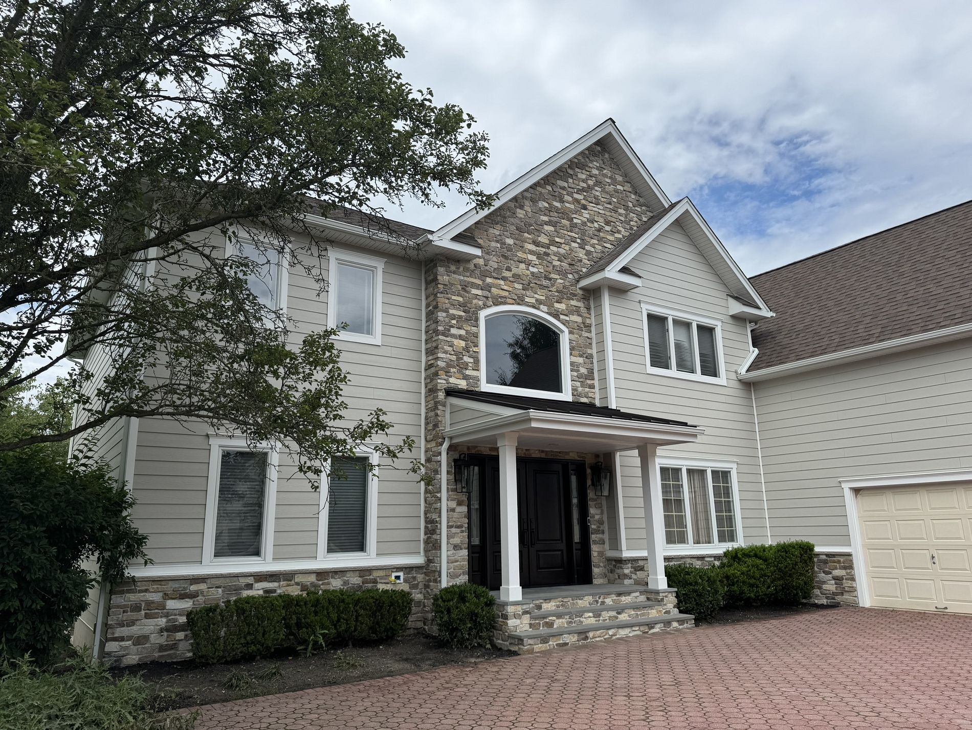 Veneer and Natural Stones